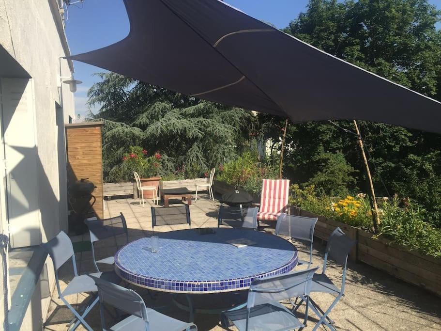 Villa Les Terrasses Dans La Nature Avec Piscine A 2 Pas De Lyon, Metro A 15Mn A Pied Pour Lyon Centre En 10Mn Ou Bus A 300M Pour Lyon Centre Oullins Exterior photo